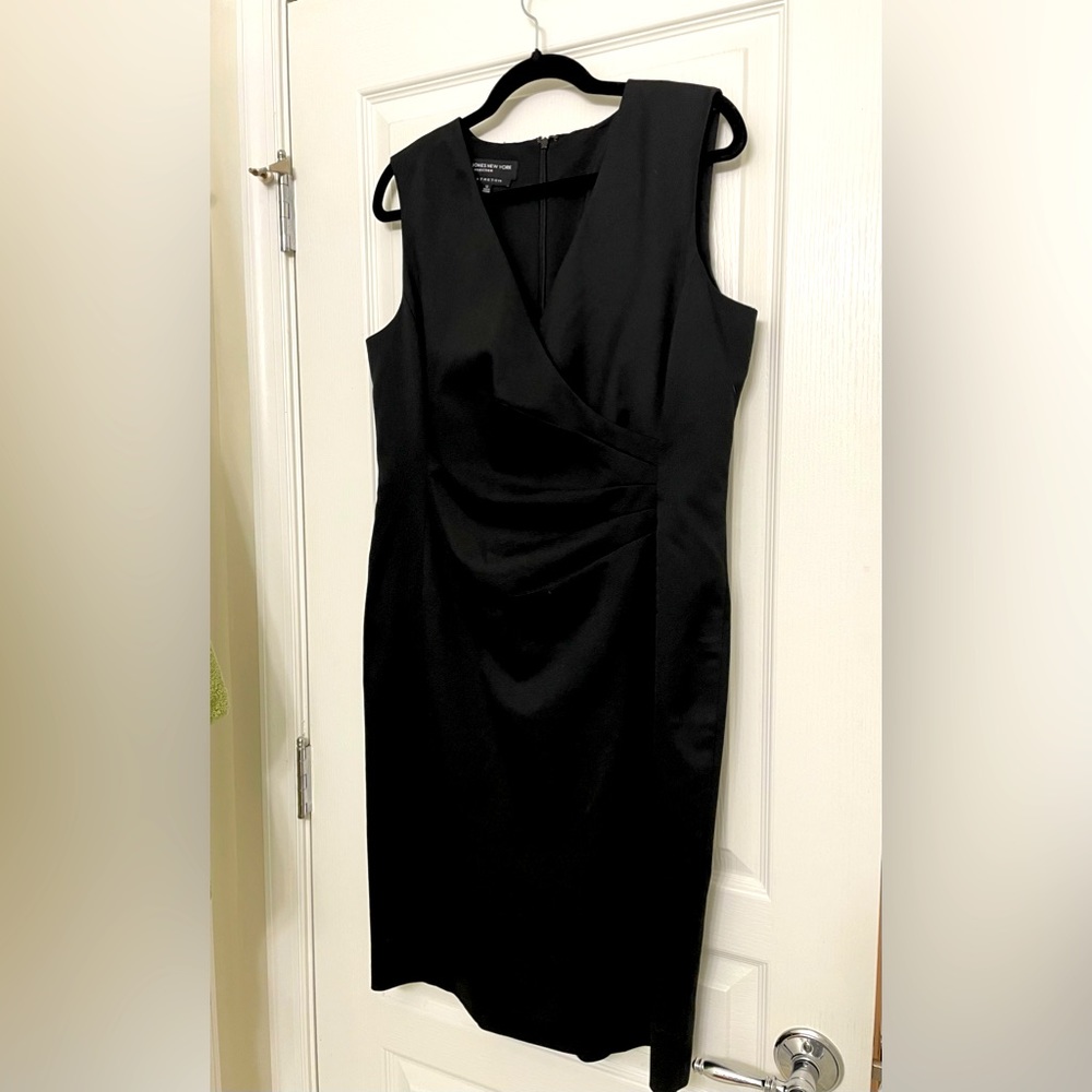 Like new. Jones New York Collection. Stretch. Size 12. Black.